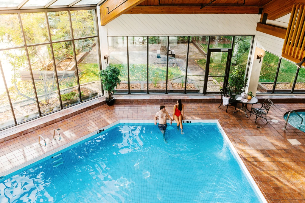 Chateau Jasper Hotel