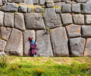 Manos de la Comunidad and Sacsayhuamán