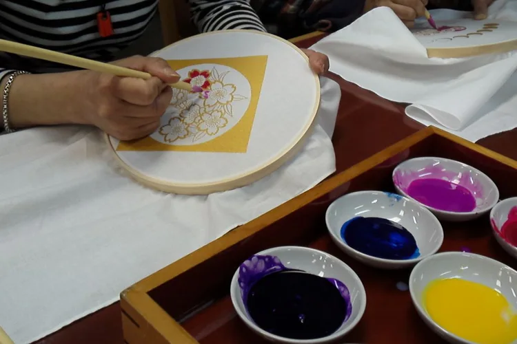 Afternoon Crafts Tour