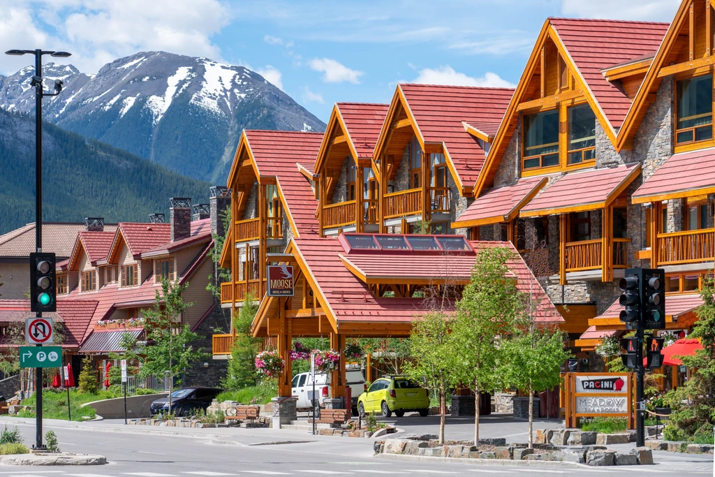 Moose Hotel & Suites