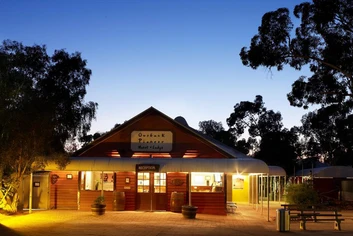 Outback Hotel & Lodge