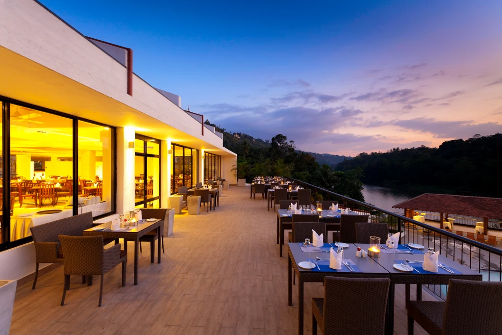 Cinnamon Citadel Hotel