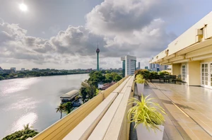 Colombo, Overnight