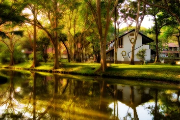 Cinnamon Lodge