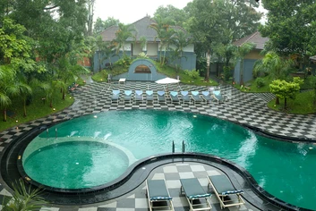 The Elephant Court
