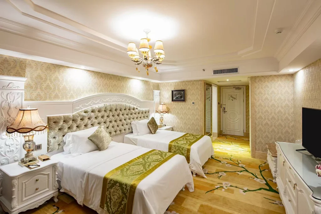 Bravo Hotel