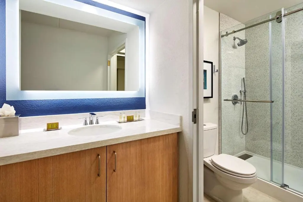Hotel MdR Marina del Rey – a DoubleTree by Hilton
