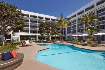 Hotel MdR Marina del Rey – a DoubleTree by Hilton