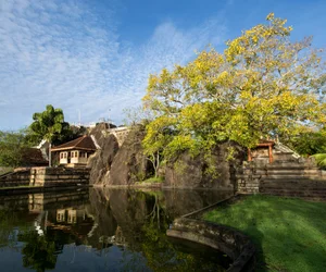 Mihintale & Isurumuniya Temple