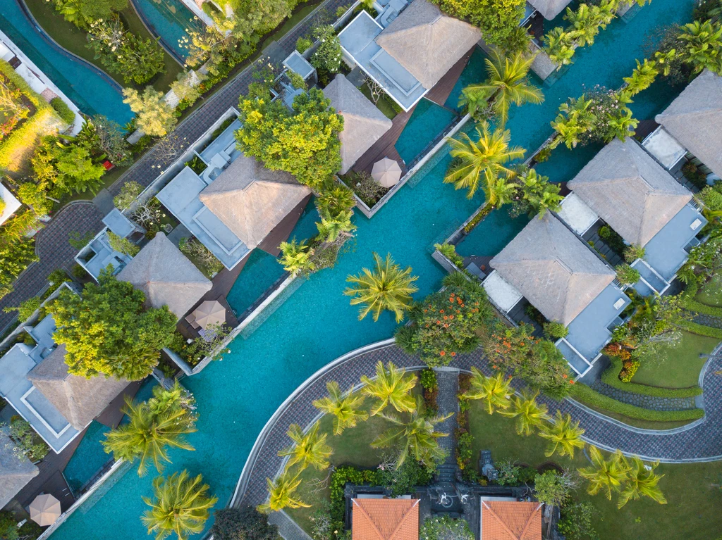 Bali Stopover, Merusaka Nusa Dua