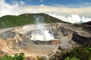 San José, Poás Volcano
