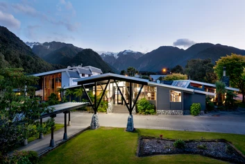 Scenic Hotel