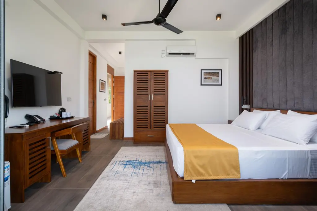 Thimbiri Wewa Resort